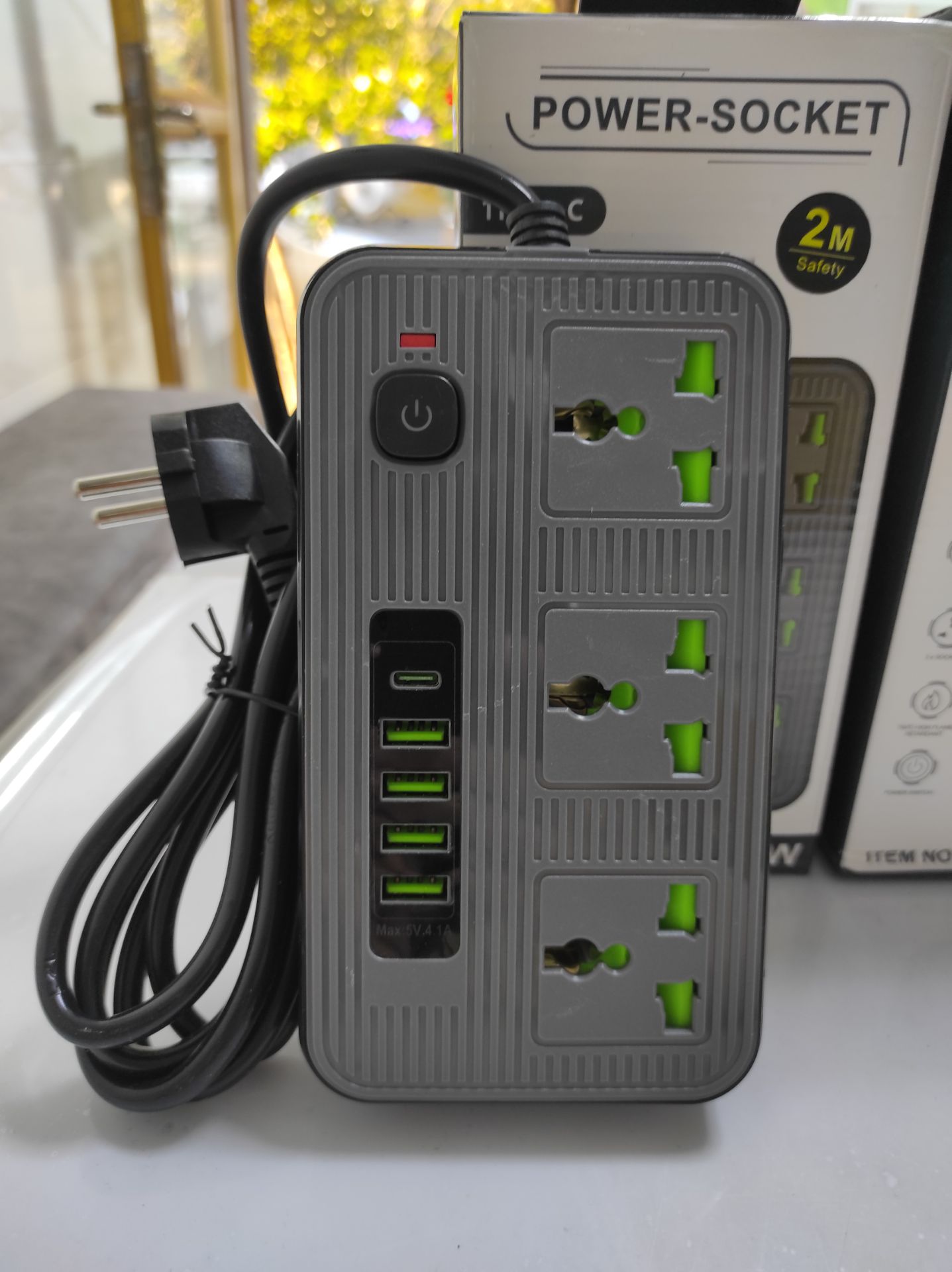 پاورسوکت چند راهی برق با 3 پریز یونیورسال و 4 پورت USB و 1 پورت Type-C